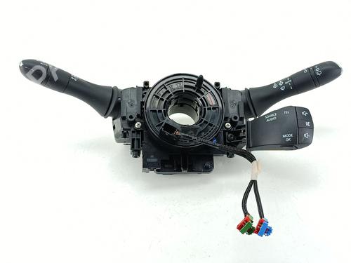 Comutador Comutador RENAULT MEGANE IV Hatchback (B9A/M/N_) 1.3 TCe 140 (B9NB) (140 hp) 34693739 34693739