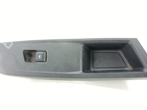 Used Right front window switch MG MG 3 (ZP2_) [2024-2025]  30153539