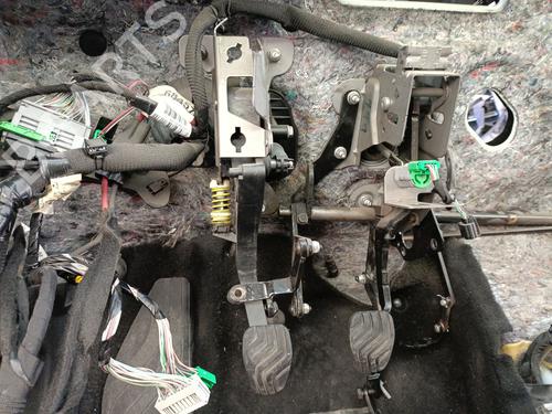 Used Clutch pedal Clutch pedal 37535851 37535851