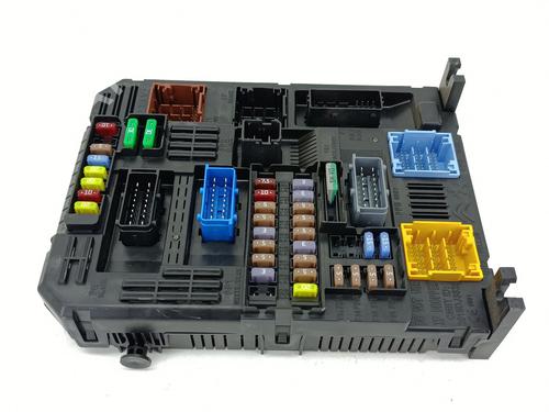 Used Fuse box Fuse box PEUGEOT RIFTER 1.5 BlueHDi 130 (130 hp) 33045622 33045622