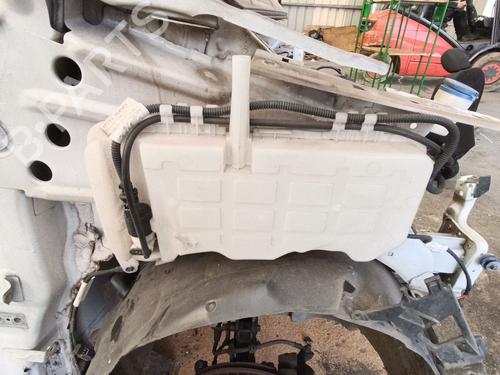 Used Windscreen washer tank Windscreen washer tank 39204214 39204214