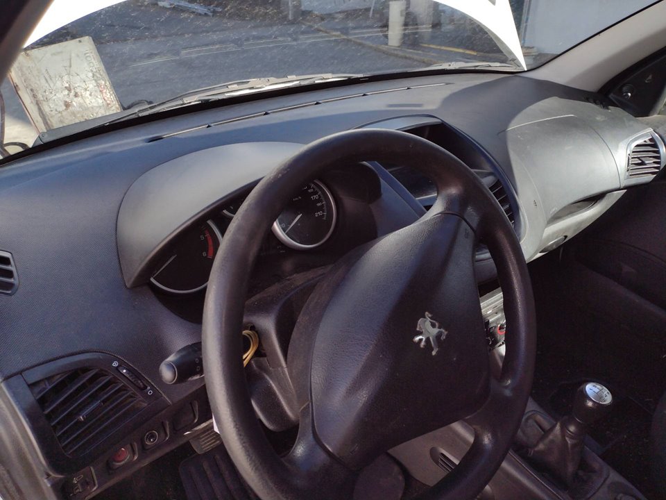 Tableau de bord PEUGEOT 206+ (2L_, 2M_) 1.4 HDi eco 70 9343252 BParts