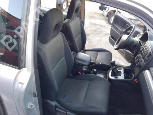Used Armrest / Center console Armrest / Center console SUZUKI GRAND VITARA I (FT, HT) 2.0 4x4 (TA52, TL52, SQ420) (128 hp) 9185582 9185582