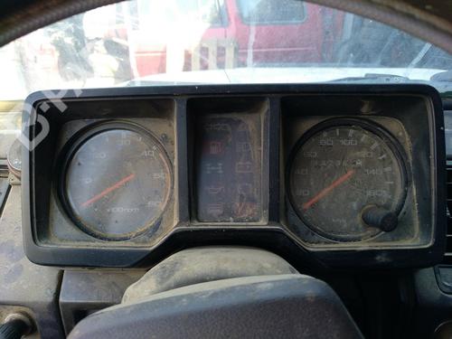 Used Instrument cluster Instrument cluster ISUZU TROOPER I Open Off-Road Vehicle (UBS) 2.2 TD (UBS52) (72 hp) 11175639 11175639
