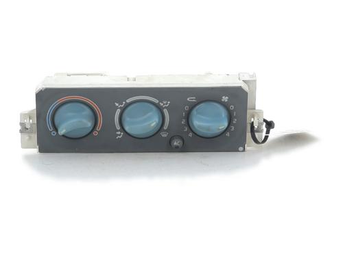 Used Climate control RENAULT TWINGO I (C06_) 1.2 16V (C06C, C06D, C06K) (75 hp) 31986134