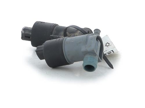 Used Washer pump Washer pump TOYOTA YARIS (_P13_) 1.5 Hybrid (NHP130_) (101 hp) 33753864 33753864