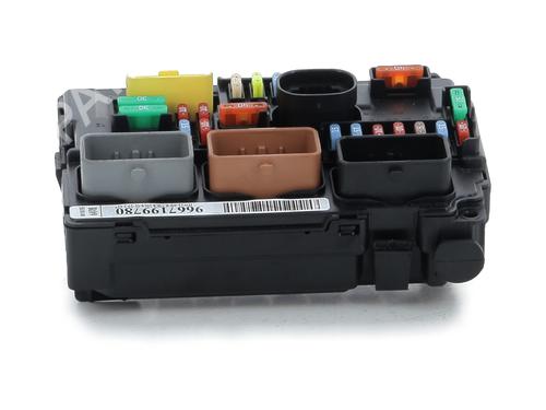 Used Fuse box Fuse box CITROËN C3 II (SC_) 1.2 VTi 82 (82 hp) 33645760 33645760