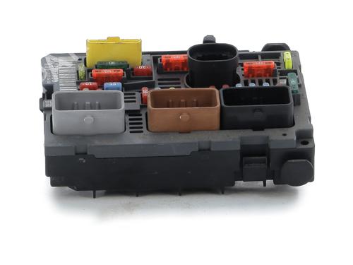 Used Fuse box Fuse box PEUGEOT 5008 (0U_, 0E_) 2.0 HDi 150 / BlueHDi 150 (150 hp) 33685583 33685583