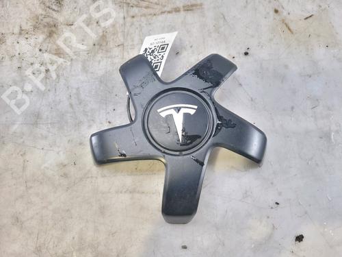 Used Hub cap TESLA MODEL 3 (5YJ3) EV AWD (351 hp) 23554725