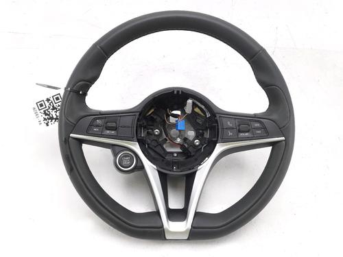 steering-wheel-alfa-romeo-giulia-952_-20-952aba25b-6000628859-2015-10454872 main image