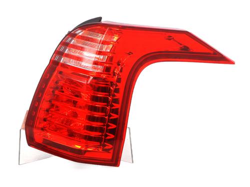 Used Right taillight PEUGEOT 5008 (0U_, 0E_) 1.6 HDi (114 hp) 31963102