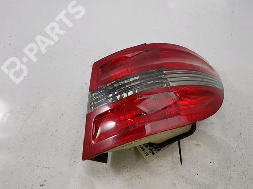 Used Right taillight Right taillight MERCEDES-BENZ B-CLASS Sports Tourer (W245) B 180 CDI (245.207) (109 hp) 10863192 10863192