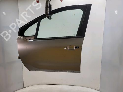 Porta frente esquerda PEUGEOT 2008 I (CU_) 1.2 VTi (82 hp) 31349809