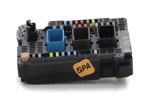 Used Fuse box PEUGEOT 308 II (LB_, LP_, LW_, LH_, L3_) 1.2 THP 130 (131 hp) 29231825