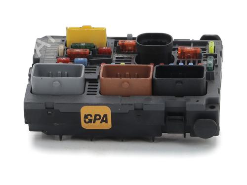 Used Fuse box PEUGEOT 3008 I MPV (0U_) 2.0 HDi (163 hp) 29964497