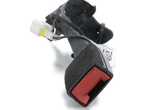 Engate do cinto Engate do cinto CITROËN C4 CACTUS 1.2 VTi 82 (82 hp) 35748532 35748532