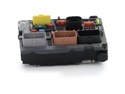 Used Fuse box Fuse box 38768651 38768651
