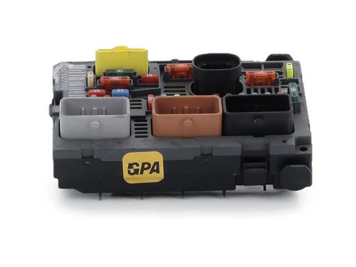 Used Fuse box Fuse box PEUGEOT 3008 I MPV (0U_) 1.6 HDi (112 hp) 36373204 36373204