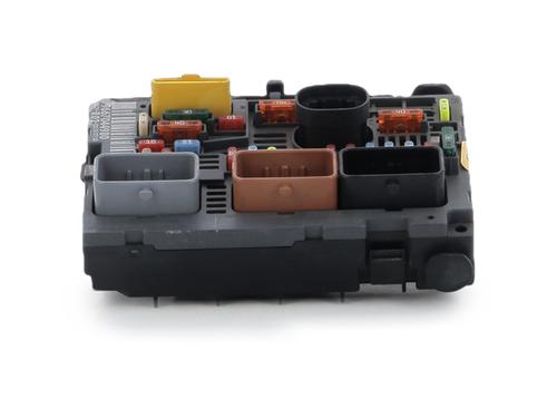 Used Fuse box Fuse box 37532870 37532870