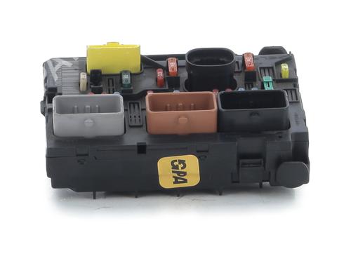Used Fuse box PEUGEOT 307 (3A/C) 1.6 HDi 110 (109 hp) 32180831