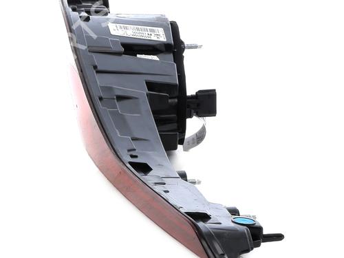 Feu de coffre droit RENAULT MEGANE IV Hatchback (B9A/M/N_) 1.5 Blue dCi 115 (B9A6) (116 hp) 27857517