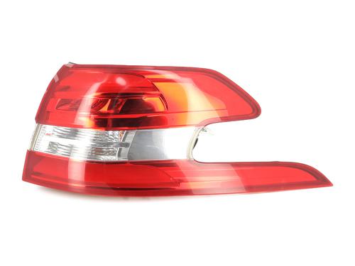 Used Right taillight Right taillight 32006012 32006012