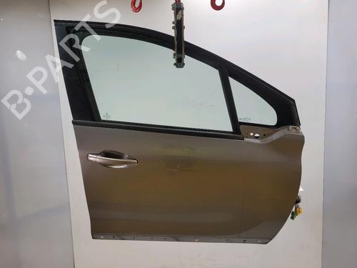 Dør høyre foran PEUGEOT 2008 I (CU_) 1.2 VTi (82 hp) 31304542