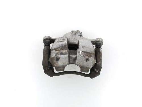 Venstre bremsekaliber foran PEUGEOT 2008 II (UD_, US_, UY_, UJ_, UR_, UC_) 1.2 THP / PureTech 155 (USHNNS, URHNNS, UXHNJP, URHNJP,... (155 hp) 27919247