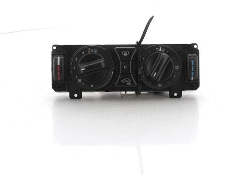 Used Climate control MERCEDES-BENZ CLK Convertible (A208) CLK 230 Kompressor (208.448) (197 hp) 16452600