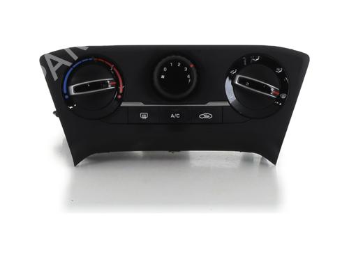Used Climate control HYUNDAI i20 II (GB, IB) 1.1 CRDi (75 hp) 30827546