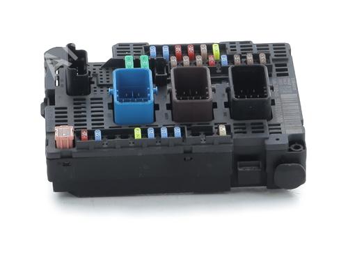 Used Fuse box PEUGEOT 308 II (LB_, LP_, LW_, LH_, L3_) 1.6 BlueHDi 120 (120 hp) 32842763