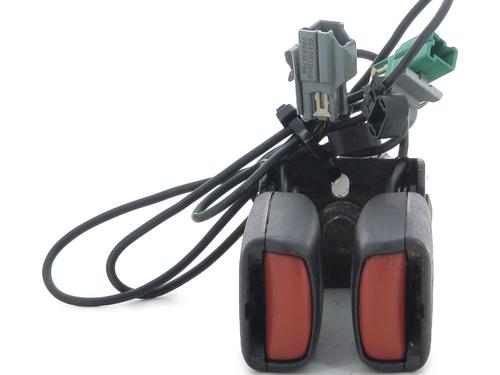 Boucle de ceinture de sécurité VOLVO V50 (545) 2.0 D (136 hp) 31180600