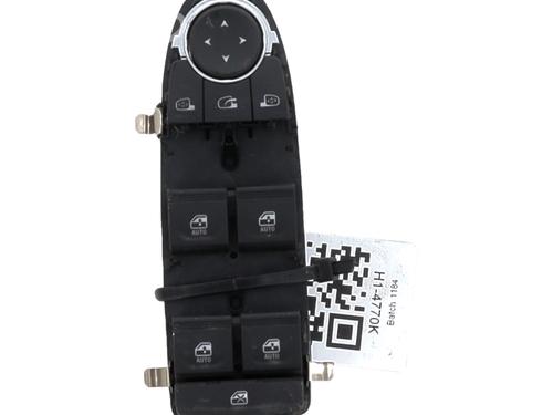 Used Left front window switch RENAULT CLIO V (B7_) 1.6 E-TECH 145 (B7MU) (143 hp) 31913039