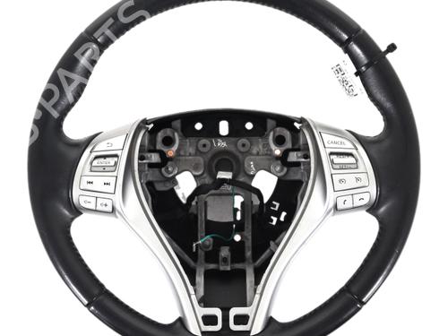 Used Steering wheel Steering wheel NISSAN QASHQAI II (J11, J11_) 1.2 DIG-T (115 hp) 40557812 40557812