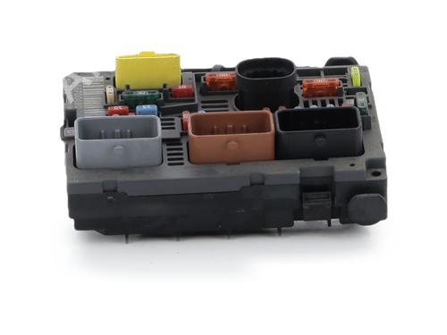Used Fuse box Fuse box 36853412 36853412