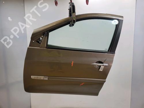 Used Left front door RENAULT CLIO III (BR0/1, CR0/1) 1.2 16V (BR0P, CR0P) (101 hp) 30716653