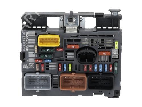 Fuse box PEUGEOT 308 CC (4B_) 2.0 HDi | BP31577548E1