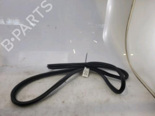 Used Rubber door seal CITROËN C5 AIRCROSS (A_) 1.5 BlueHDi 130 (ACYHZJ, ACYHZR) (131 hp) 27901594