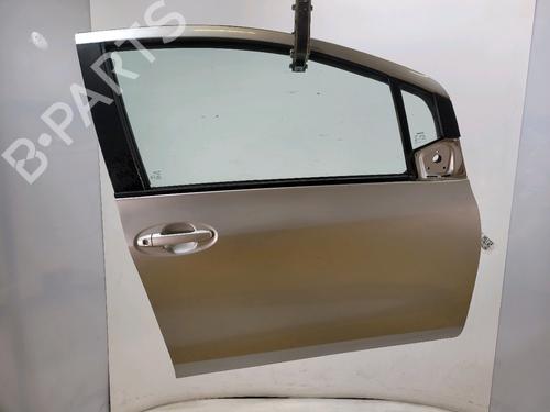 right-front-door-toyota-yaris-_p9_-2005-2006-2007-2008-2009-2010-2011-2012-2013-2014-32460311 main image