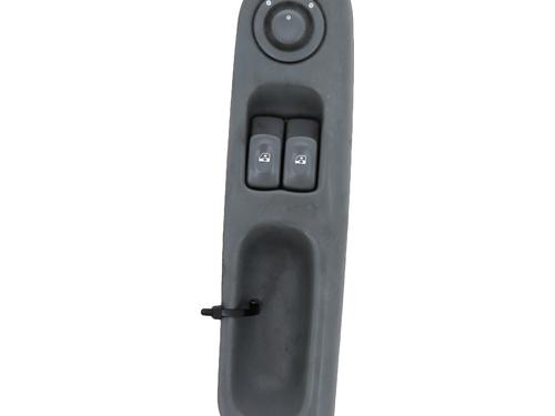 Used Left front window switch Left front window switch RENAULT TWINGO I (C06_) 1.2 (C066, C068) (58 hp) 33745180 33745180