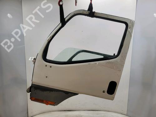 Dør venstre fortil MITSUBISHI PAJERO III (V7_W, V6_W) 2.8 TD 4WD (V76W) (125 hp) 32513093
