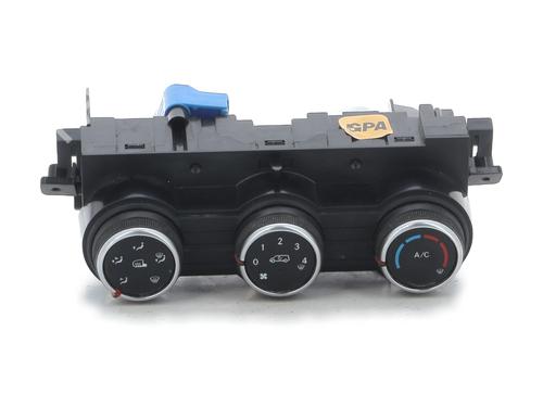 AC Styreenhet / Manøvreringsenhet MERCEDES-BENZ CITAN Box Body/MPV (W420) 1.5 110 CDI (420.623, 420.625) (95 hp) 32151844