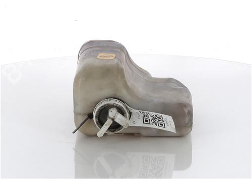 Used Expansion tank MITSUBISHI PAJERO III (V7_W, V6_W) 3.2 Di-D (V68W) (160 hp) 17040931