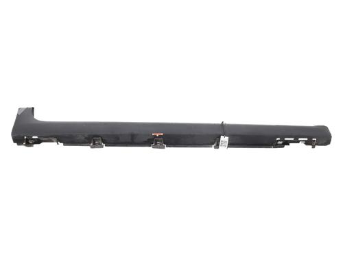 Used Right sideskirt Right sideskirt 37657856 37657856