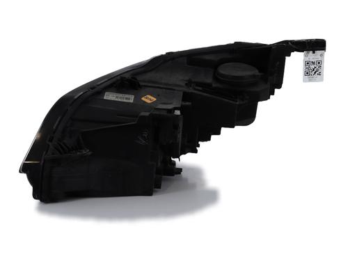Right headlight PEUGEOT 3008 II SUV (MC_, MR_, MJ_, M4_) 1.6 THP 165 (M45GYW, M45GZW, M45GYV) | BP29874664C29