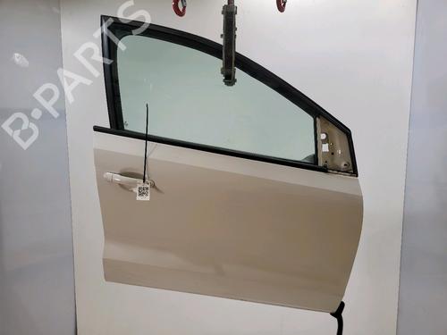 Used Right front door Right front door 37087225 37087225