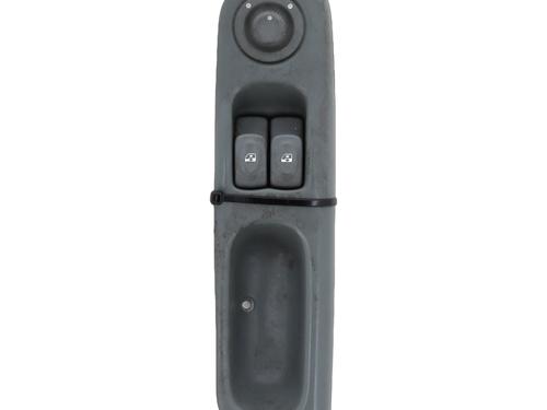 Used Left front window switch RENAULT TWINGO I (C06_) 1.2 16V (C06C, C06D, C06K) (75 hp) 31079579