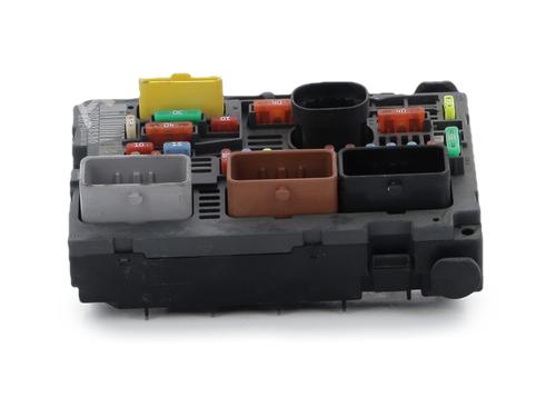 Used Fuse box Fuse box PEUGEOT 3008 I MPV (0U_) 1.6 BlueHDi 120 (120 hp) 40172206 40172206
