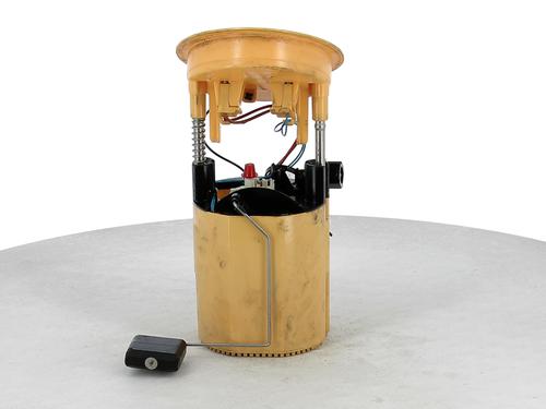 Used Fuel pump BMW 1 (E87) 118 d (143 hp) 15801014
