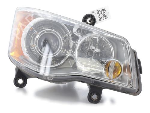 Phare droit CHRYSLER GRAND VOYAGER V (RT) 2.8 CRD (163 hp) 31661253